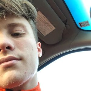 Meet your Posher, Dakx